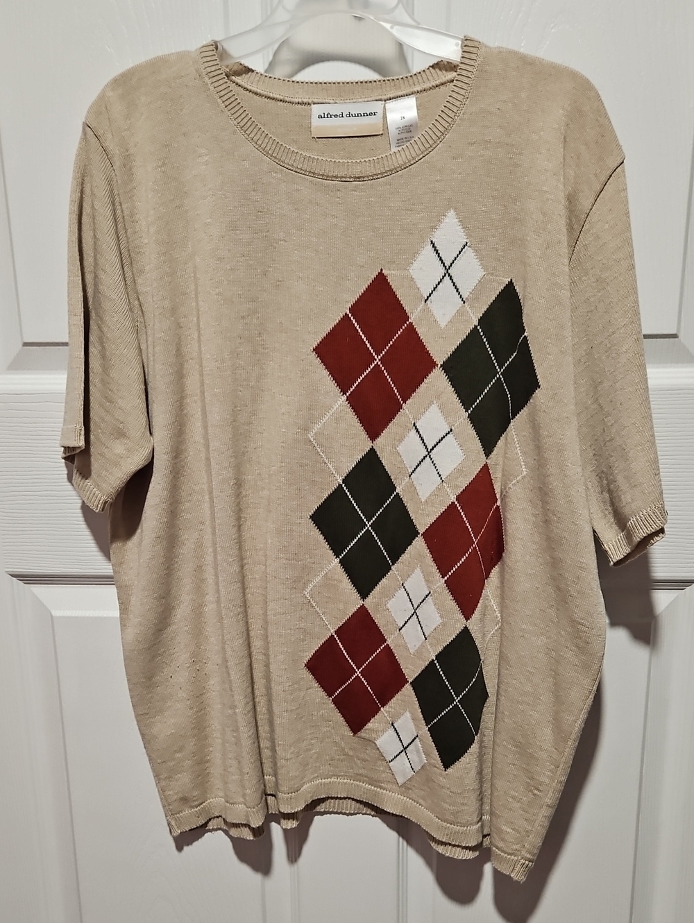 Alfred Dunner Beige Short-Sleeve Argyle Knit Sweater with Red and Green Diamonds